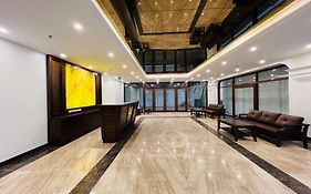 Hanoi Apartment Lac Long Quan